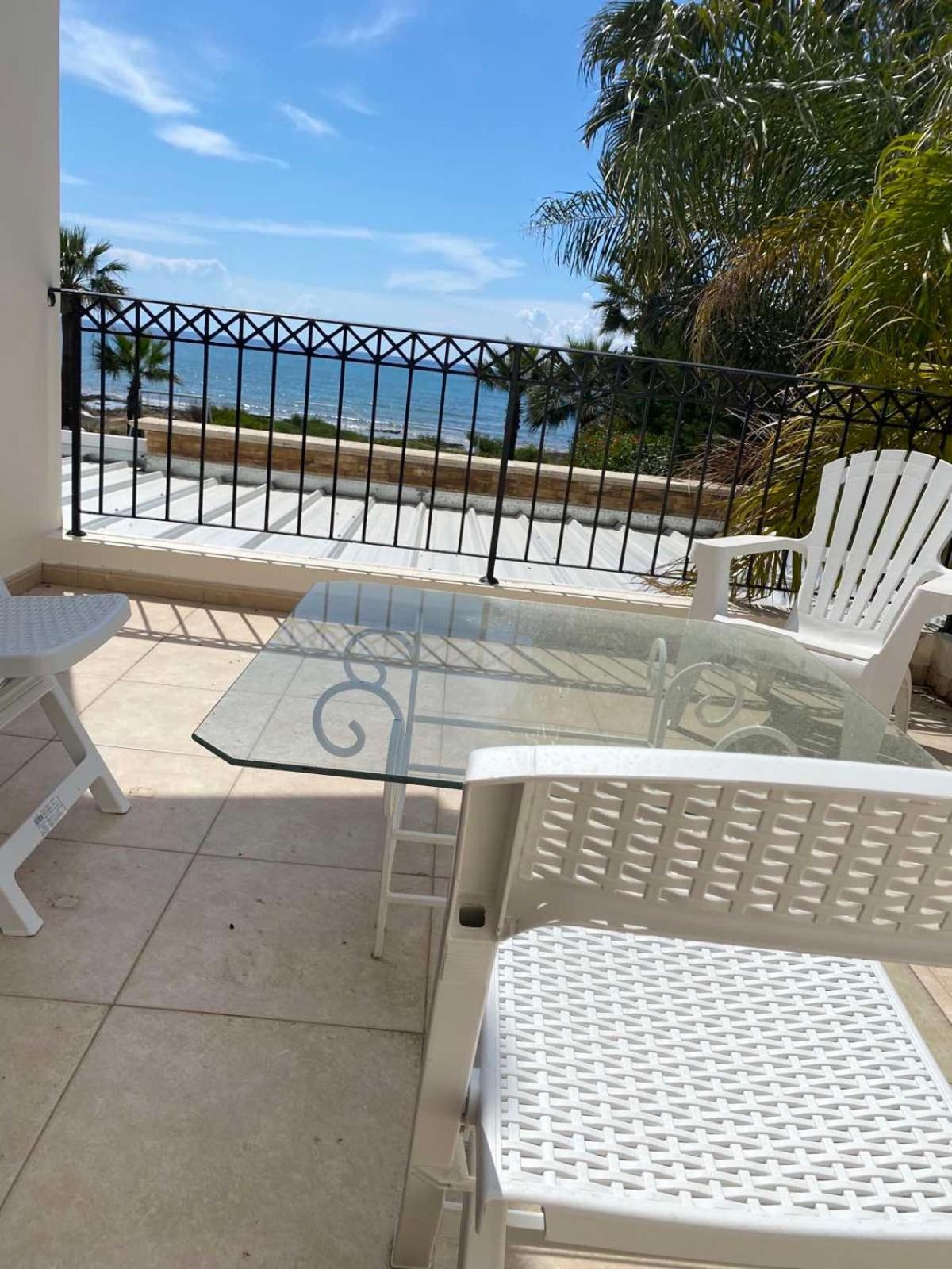 Ionion Beachfront Villa Ayia Napa Exteriör bild