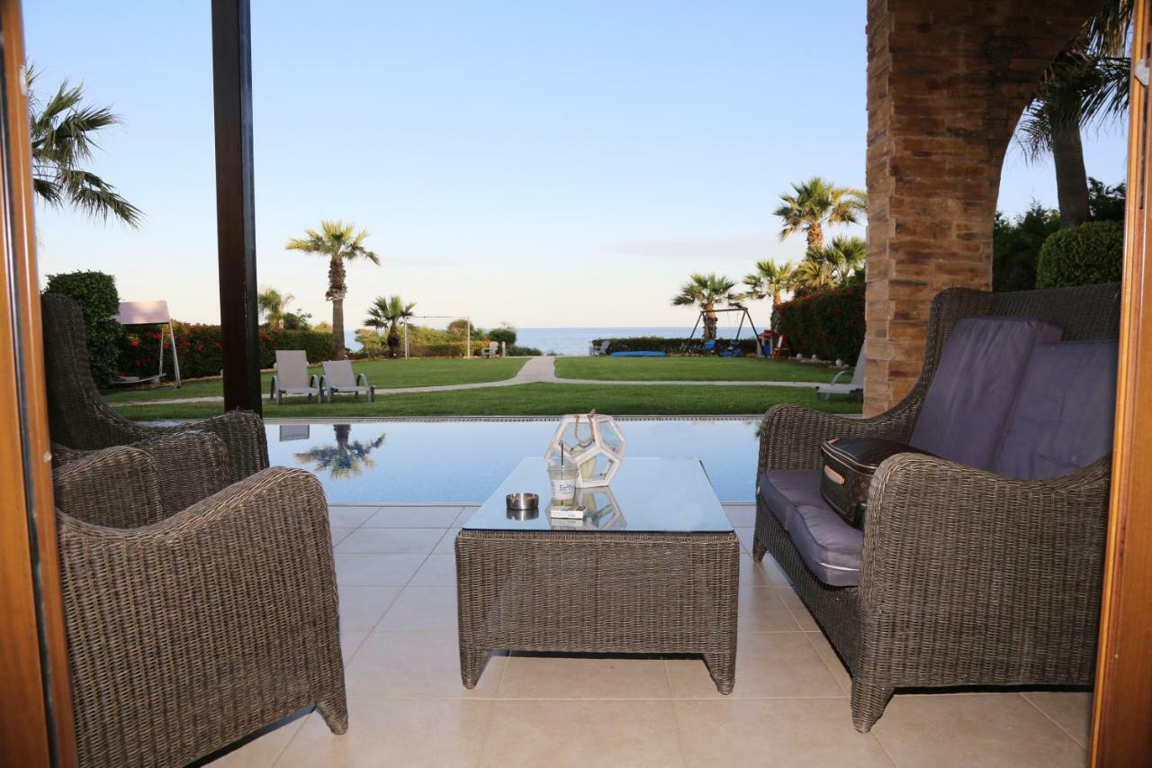 Ionion Beachfront Villa Ayia Napa Exteriör bild