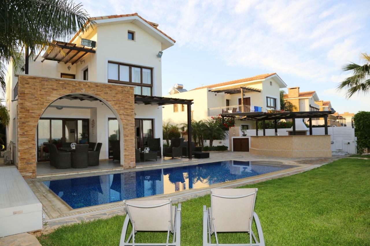 Ionion Beachfront Villa Ayia Napa Exteriör bild
