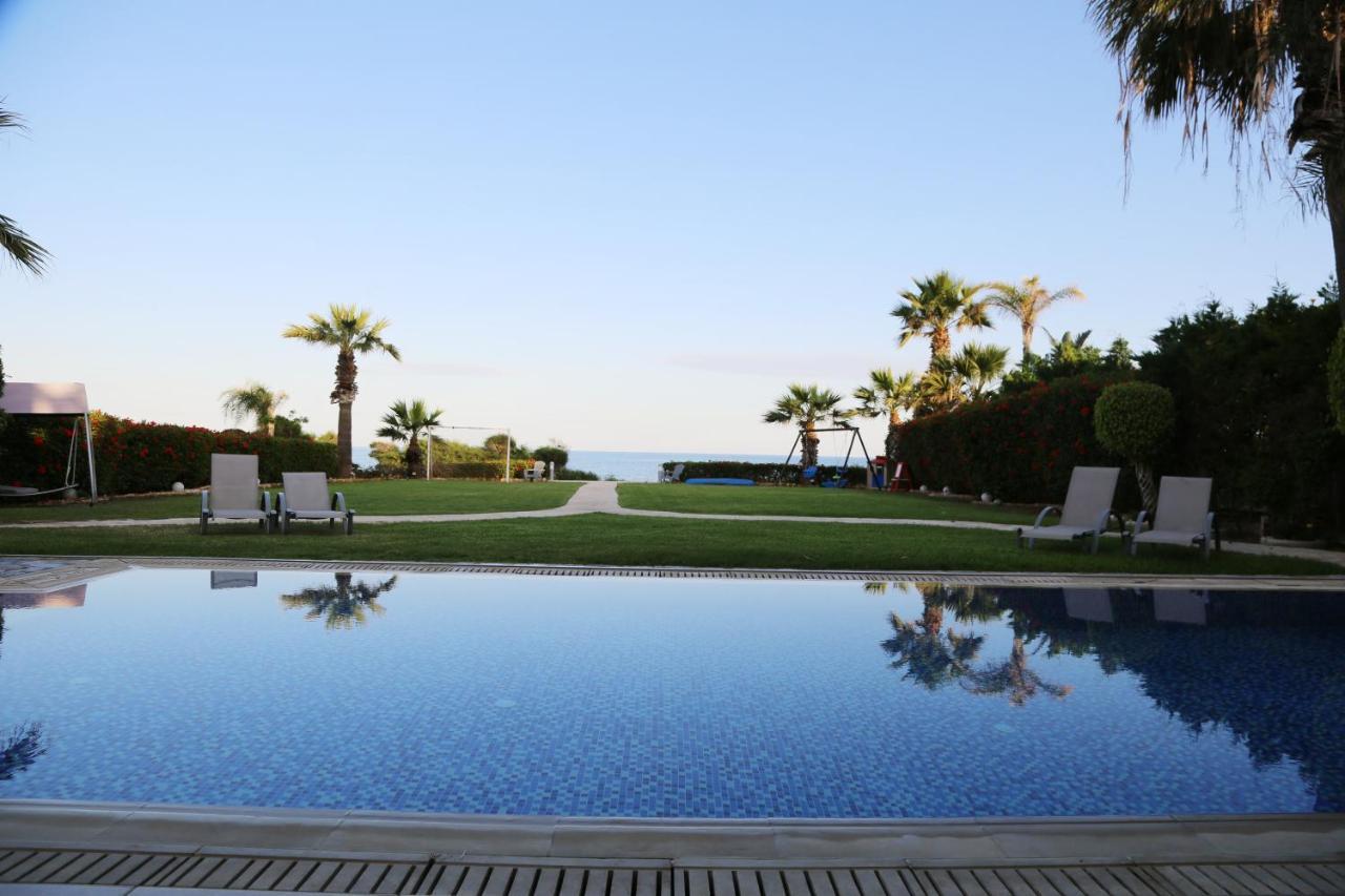 Ionion Beachfront Villa Ayia Napa Exteriör bild